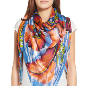 Echo Silk Palm Triangle